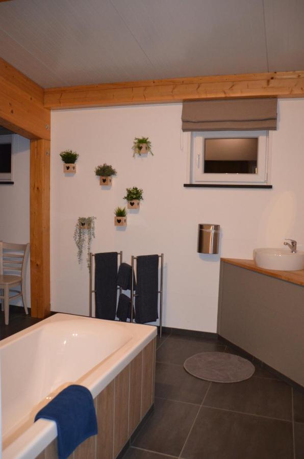Un Espace Au Bord De L'Eau Paliseul Exterior photo