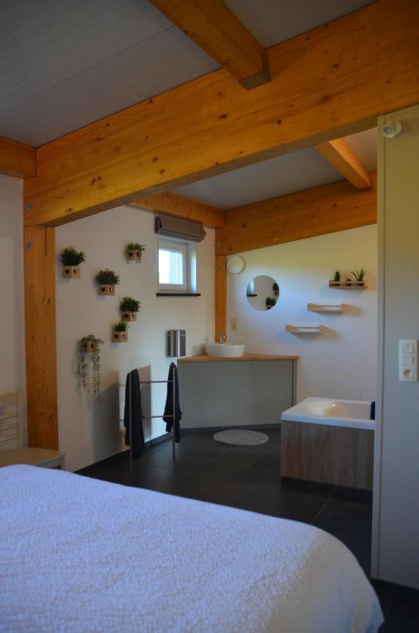 Un Espace Au Bord De L'Eau Paliseul Exterior photo