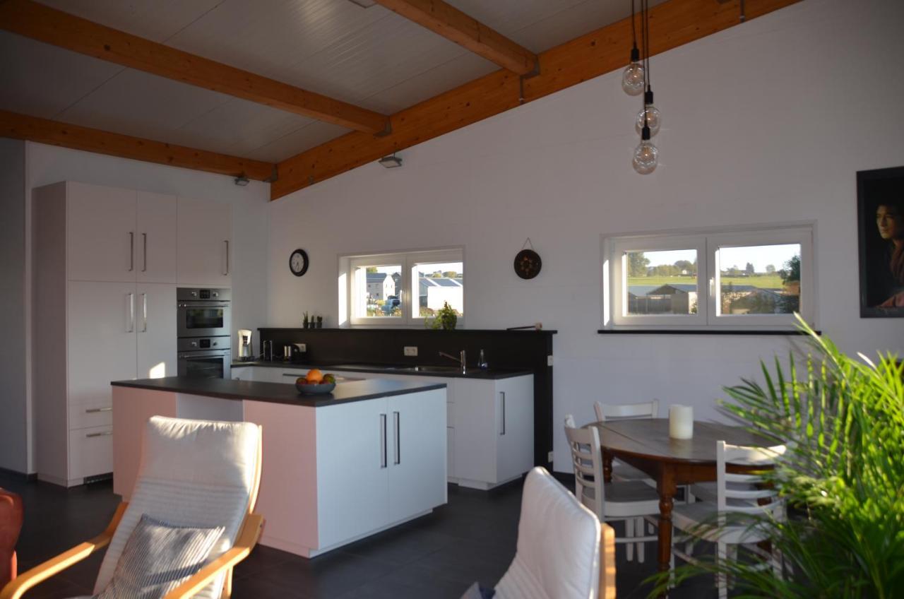 Un Espace Au Bord De L'Eau Paliseul Exterior photo