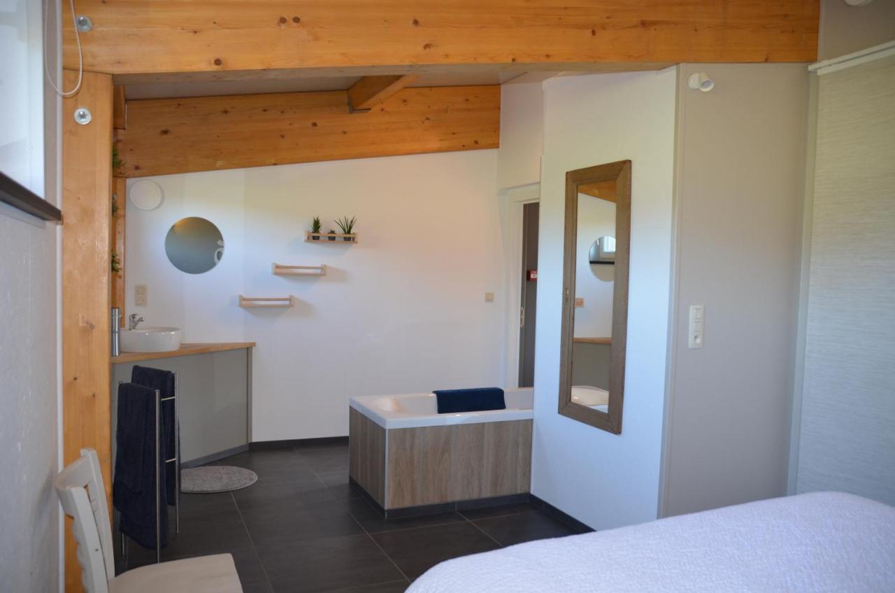 Un Espace Au Bord De L'Eau Paliseul Exterior photo
